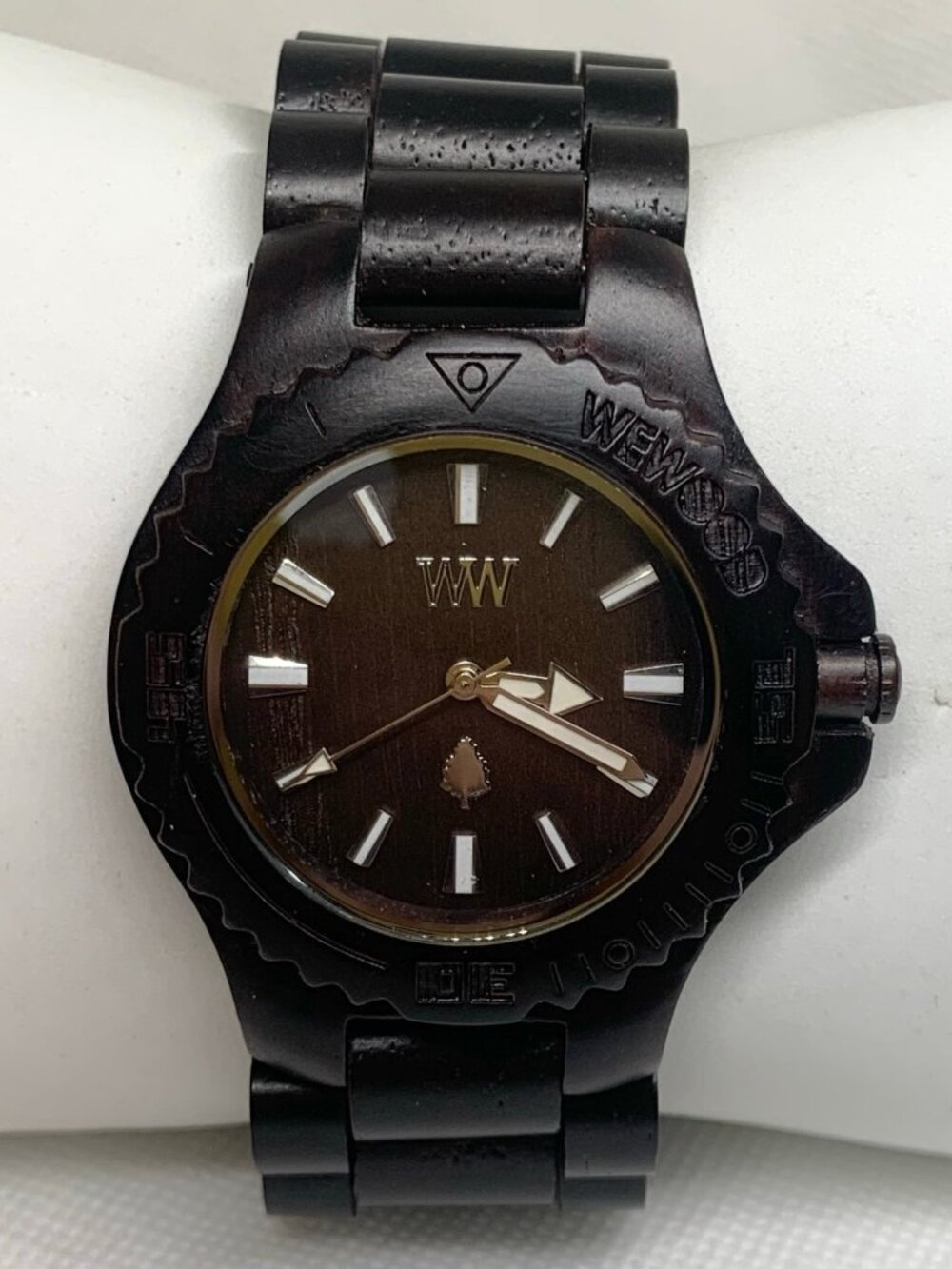 WeWood Wrist Watch Made from Natural WOOD 42mm round case Analog Quartz running